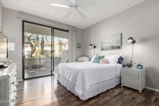 Photo #6: 6820070 Listing