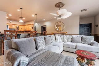 Photo #3: 6820137 Listing