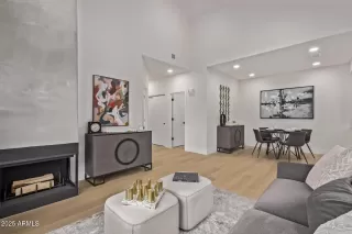 Photo #2: 6820258 Listing 