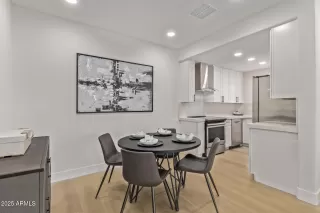 Photo #3: 6820258 Listing 