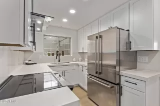 Photo #5: 6820258 Listing 