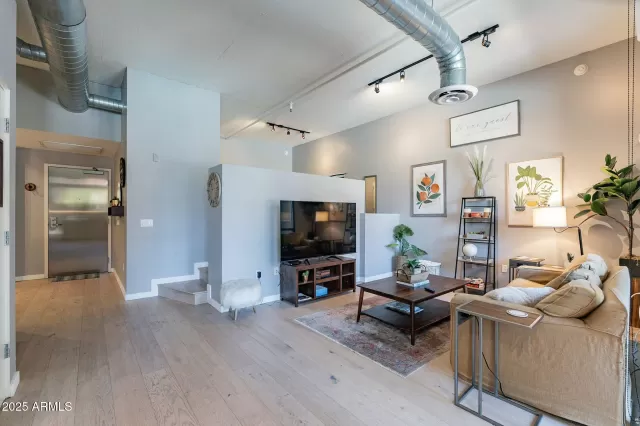 MLS: 6820305 Condo For Sale