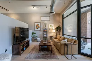 Photo #1: 6820305 Listing 