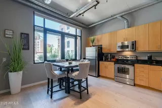 Photo #6: 6820305 Listing 