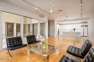 Photo #6: 6820310 Listing