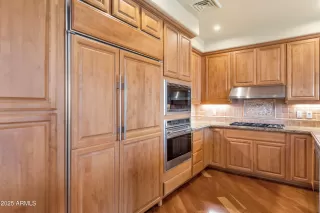 Photo #3: 6820313 Listing