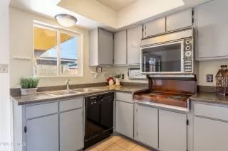 Photo #6: 6820406 Listing
