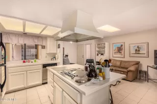 Photo #6: 6820436 Listing