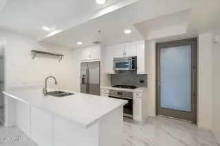 Photo #5: 6820515 Listing