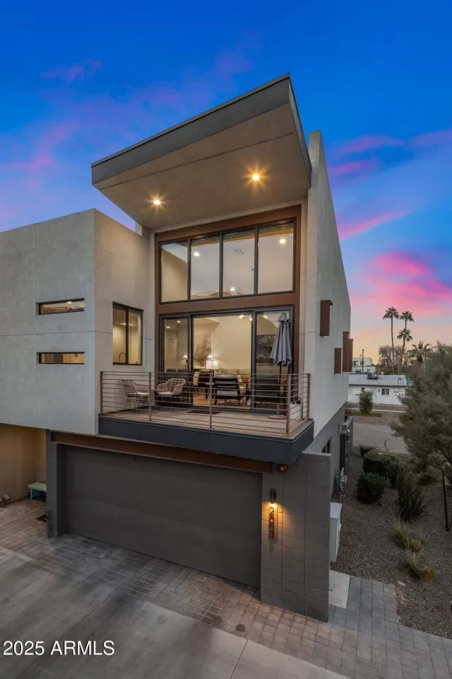 MLS: 6820574 Condo For Sale