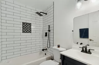 Photo #2: 6820594 Listing