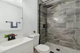 Photo #3: 6820594 Listing