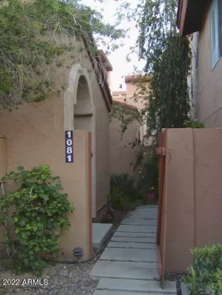 Photo #2: 6820799 Listing 