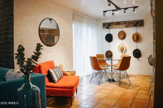 Photo #6: 6820864 Listing 