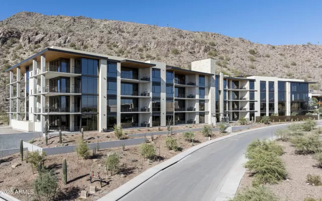 MLS: 6820964 Condo For Sale