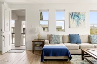 Photo #3: 6820971 Listing