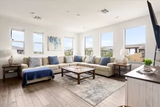 Photo #4: 6820971 Listing