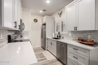 Photo #2: 6821295 Listing
