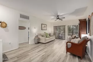 Photo #4: 6821295 Listing