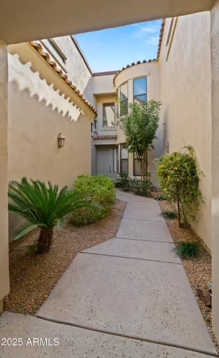 Photo #3: 6821311 Listing 