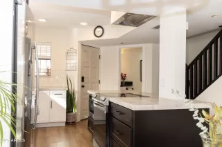 Photo #2: 6821320 Listing