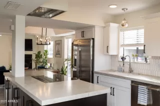 Photo #3: 6821320 Listing