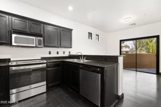 Photo #4: 6821373 Listing