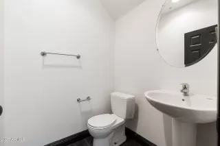 Photo #5: 6821373 Listing