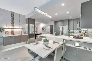 Photo #2: 6821503 Listing