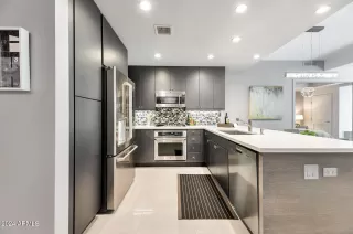 Photo #3: 6821503 Listing