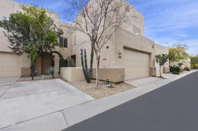 MLS: 6821687 Condo For Sale