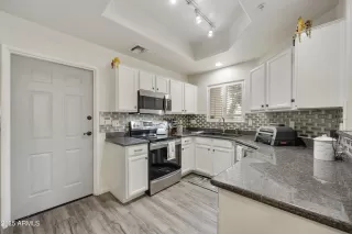 Photo #3: 6821687 Listing