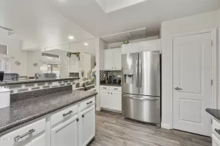 Photo #6: 6821687 Listing