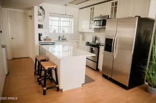 Photo #3: 6821873 Listing