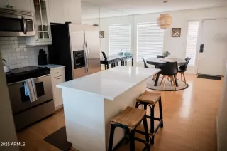 Photo #4: 6821873 Listing