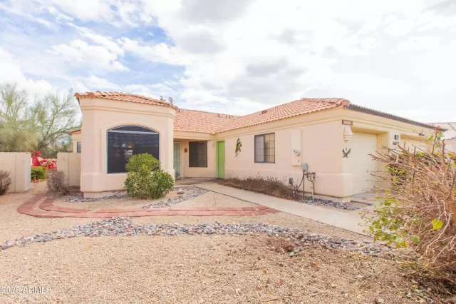 MLS: 6821878 Condo For Sale