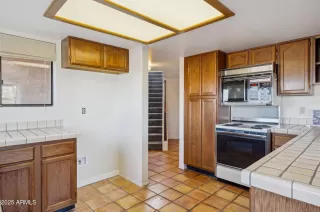 Photo #6: 6821961 Listing 