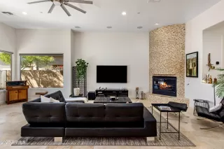 Photo #3: 6822134 Listing 