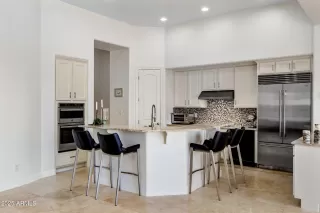 Photo #5: 6822134 Listing 