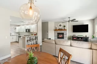 Photo #4: 6822182 Listing