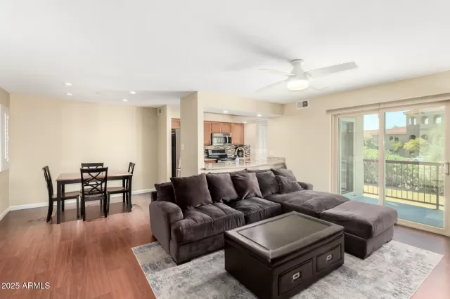 MLS: 6822337 Condo For Sale