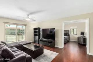 Photo #3: 6822337 Listing