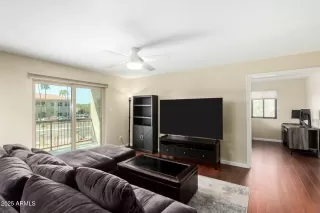 Photo #5: 6822337 Listing
