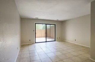 Photo #4: 6822346 Listing