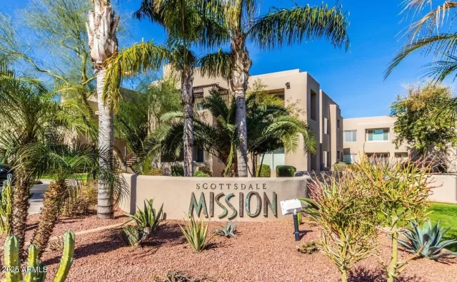 MLS: 6822423 Condo For Sale