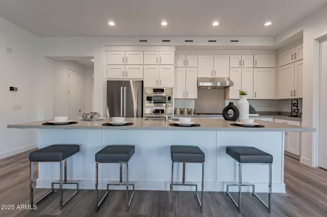 MLS: 6822612 Condo For Sale