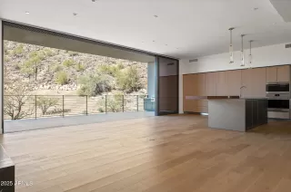 Photo #1: 6822661 Listing 