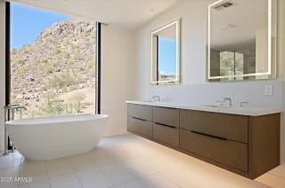 Photo #6: 6822661 Listing 