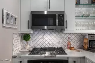 Photo #2: 6823263 Listing 