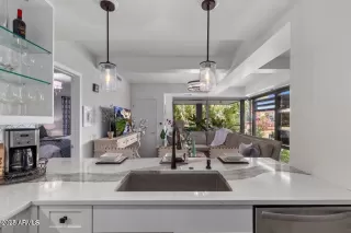 Photo #4: 6823263 Listing 